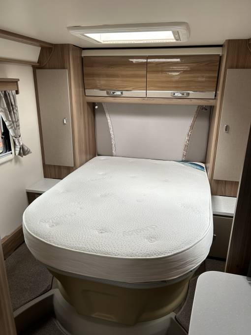 Swift Kontiki 669 Black Edition 2017 4 Berth 4 Belts Island Bed Low