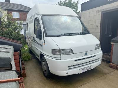 Bessacarr E370 - 2 berth - 2 belts - camper van for sale 