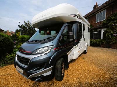 Auto-Trail Apache 632, 4 Berth, 2 Travel Belt, Fixed Bed, Garage