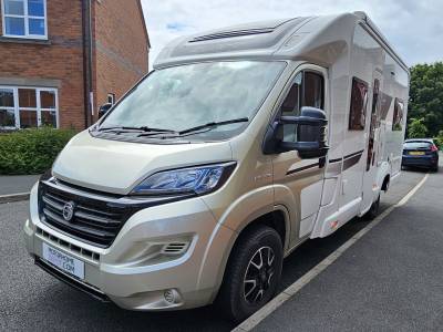 Swift Escape 664 Champagne - 2018 - Fixed Bed - FOR SALE