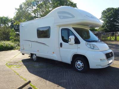 Swift Lifestyle 590 RS 5 Berth 4 Belt End Kitchen Motorhome for Sale