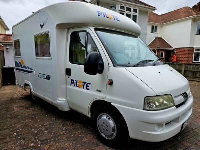 Pilote P3 Pacific motorhome 2006 39k 2 berth 4 belt end kitchen great condition