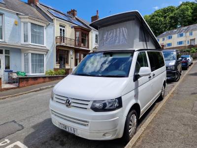 2011(61)VW TRANSPORTER T5 CAMPERVAN  4-BERTH - 5 BELTS - FSH - CLEAN VAN