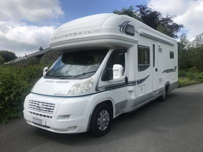 2009 Autotrail Dakota  - 6 berth - fixed bed - towbar - low miles