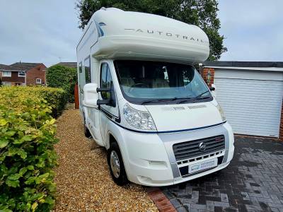 Auto Trail Tracker EK SE motorhome 2009 2 berth/belts towbar 15k 2999cc auto