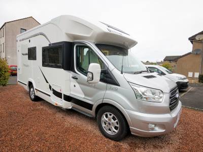 Benimar Tessoro T483, 4-Berth, 4-Seatbelts, Drop-down Bed, End-washroom