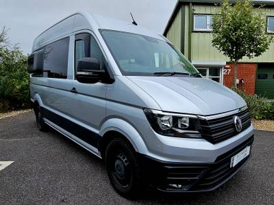 VW Crafter 2017 MWB van conversion 73k manual 2 berth 5.9m fixed bed