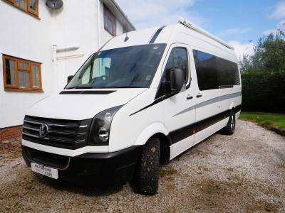 Volkswagen Crafter CR35TDi, 2 Berth, Washroom, Fixed Bed, Garage, Solar