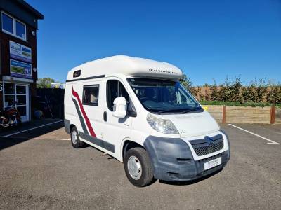 Romahome R30 2009 65k 2 berth 4 belt end kitchen 4.9m 3000kgs van conversion 