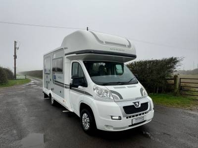 Autosleepers Broadway EKS 5 berth 4 belts End kitchen motorhome