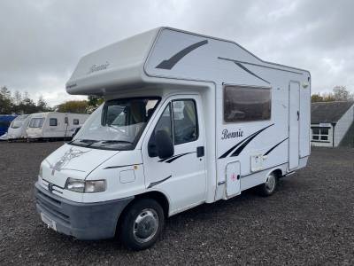 Compass Avantgarde 300 5 Berth 4 Seatbelts End Kitchen 2002 Motorhome For Sale 