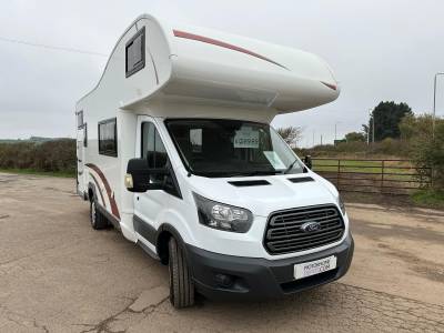 Roller Team Zafiro 690 6 berth 6 belts large garage family motorhome.