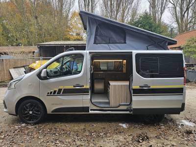 Renault Trafic Sport,Pop Top,reversing camera,campervan for sale