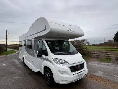 Roller Team Auto Roller 746 6 Berth 6 Belts Over cab bed Rear Lounge