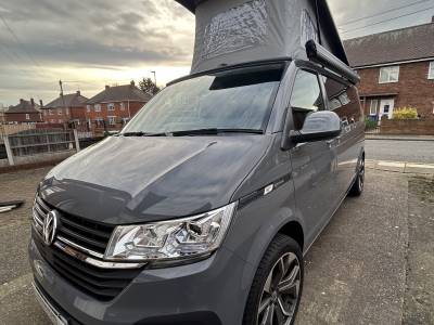 VW T28 Transporter Highline, pop top Motorhome for sale