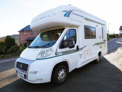 Auto-Trail Tracker EKS SE, 2 Berth, Solar, Low Miles