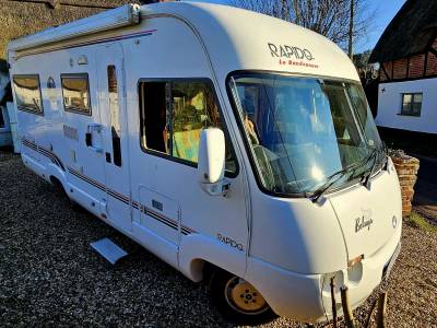 Rapido 972M 2002 4 berth/belt AClass motorhome 6.5m 3800kgs 45k Sprinter Auto