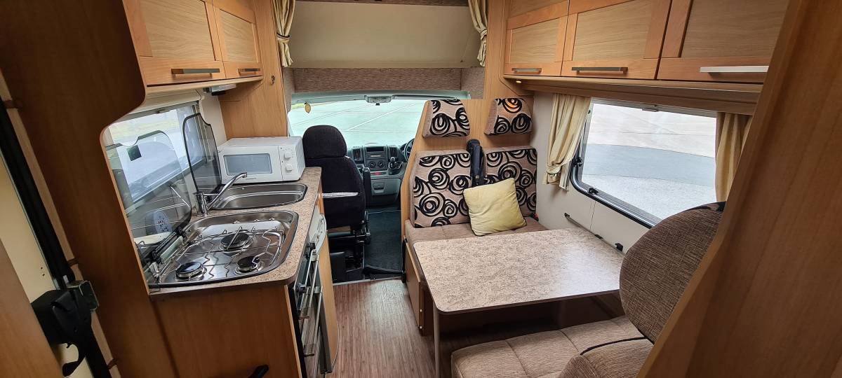 Elddis Autoquest 180 6 Berth Rear U Shape Lounge 2011 For Sale