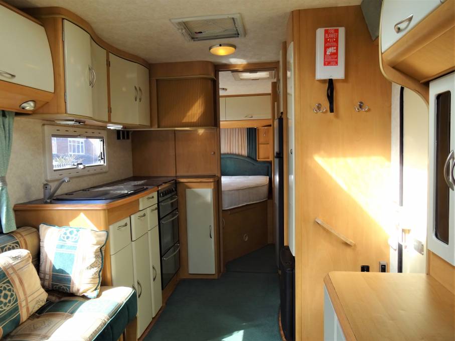 Lunar Roadstar 780 - 2002 - 6 berth - Rear Fixed Bed Motorhome for Sale