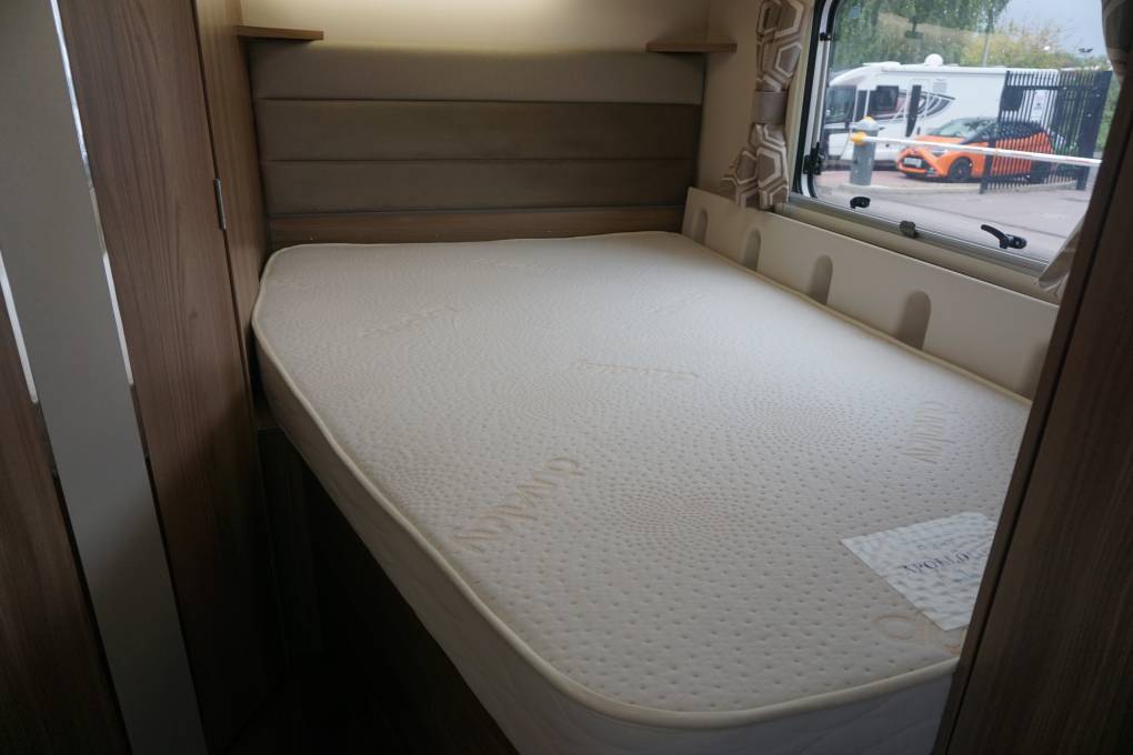 Swift Bessacarr 560 4 berth 2 belts fixed french bed motorhome for sale