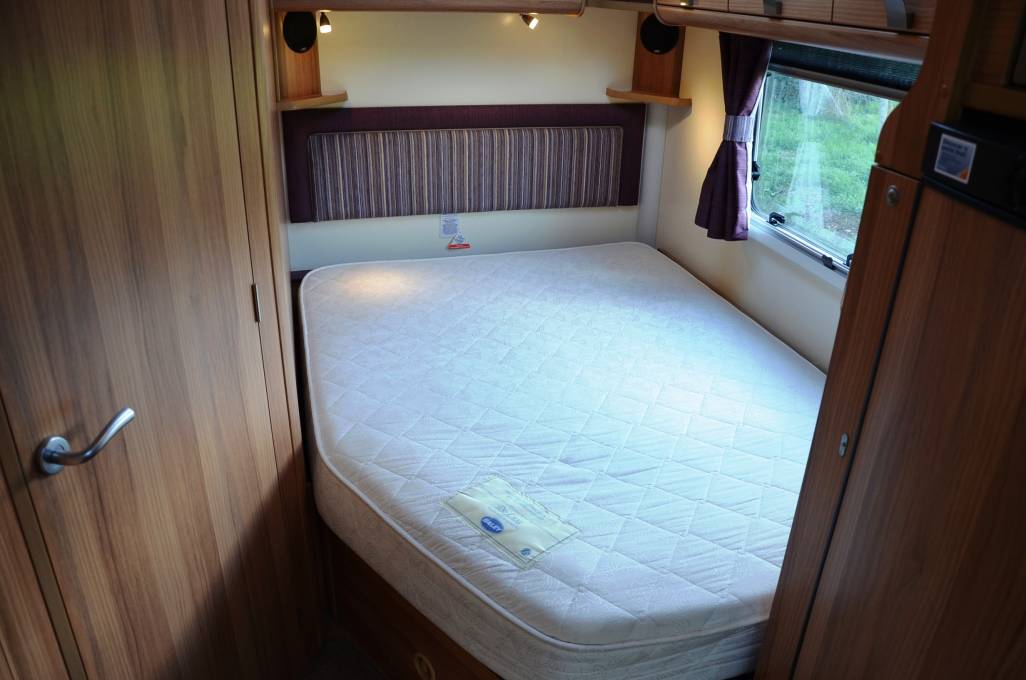 4-berth Bailey Approach 745se motorhome with fixed bed for sale