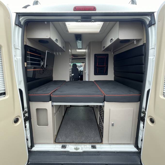 Autocruise Carrera 4 2013 2 Berth 4 Seatbelts Rear Fixed Transverse Bed ...