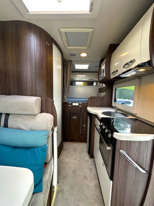 BENIMAR MILEO 201 AUTOMATIC 2 BERTH TRANSVERSE OVER BED Motorhome for Sale