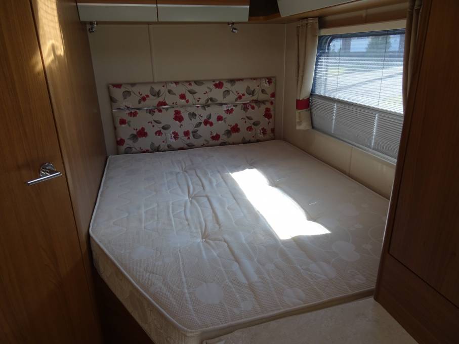 Auto-Trail Imala 715 2016 4 Berth Fixed Bed Motorhome for sale