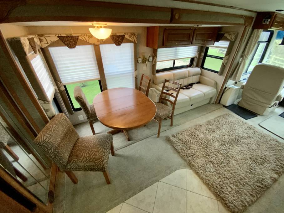 Monaco Cheetah Safari 6 Berth Luxury American RV For Sale