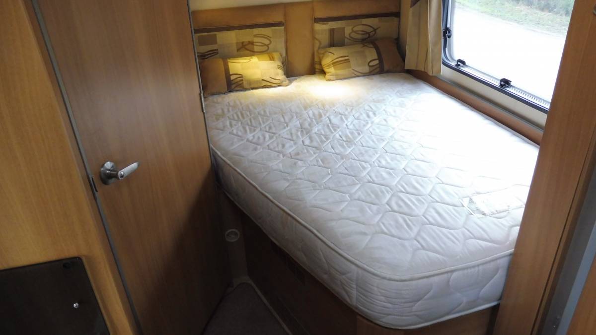 Swift Bolero 680FB Automatic 4 berth fixed rear bed motorhome for sale