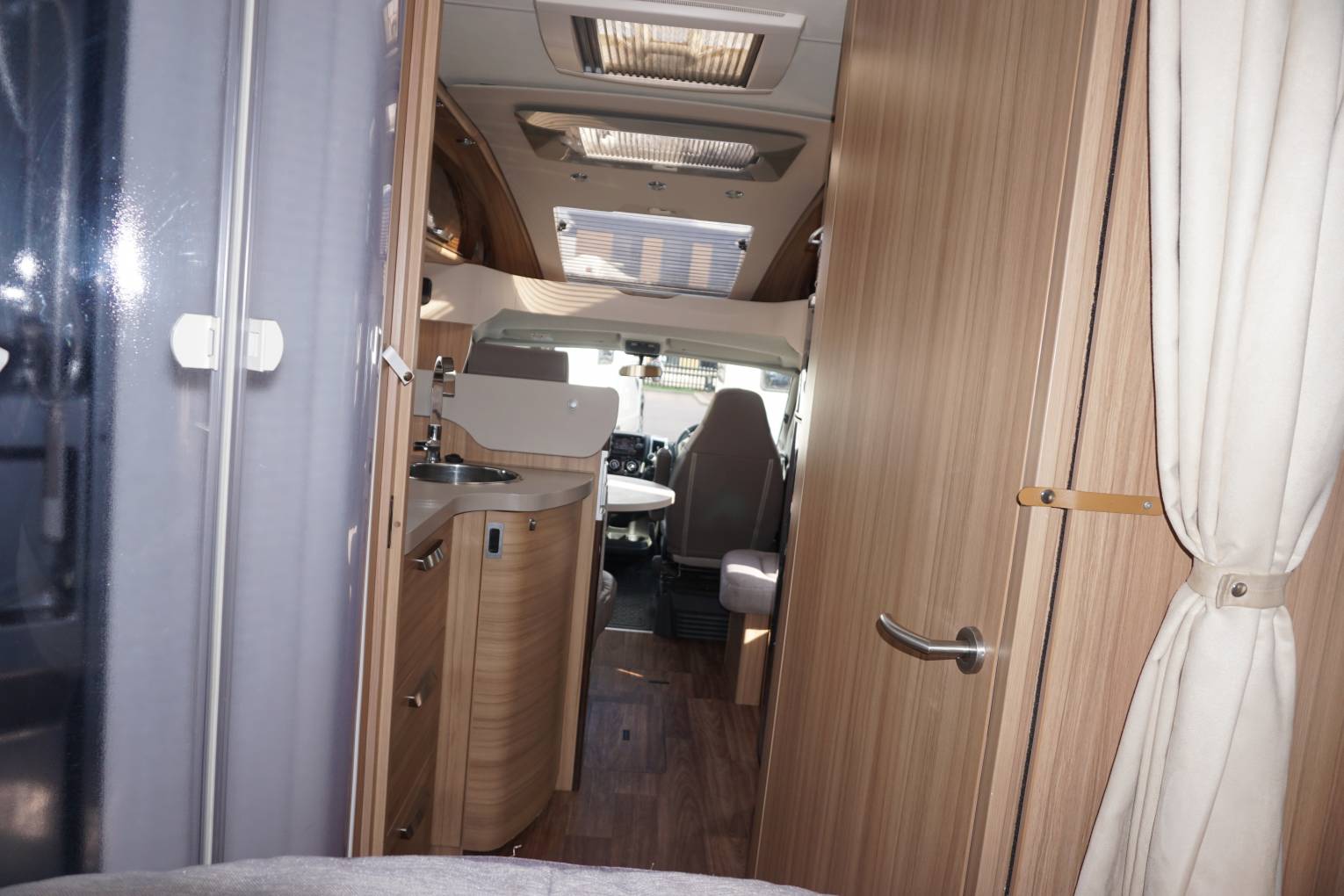 Knaus Sun Ti 700MX 3 berth 4 belts fixed island bed family motorhome