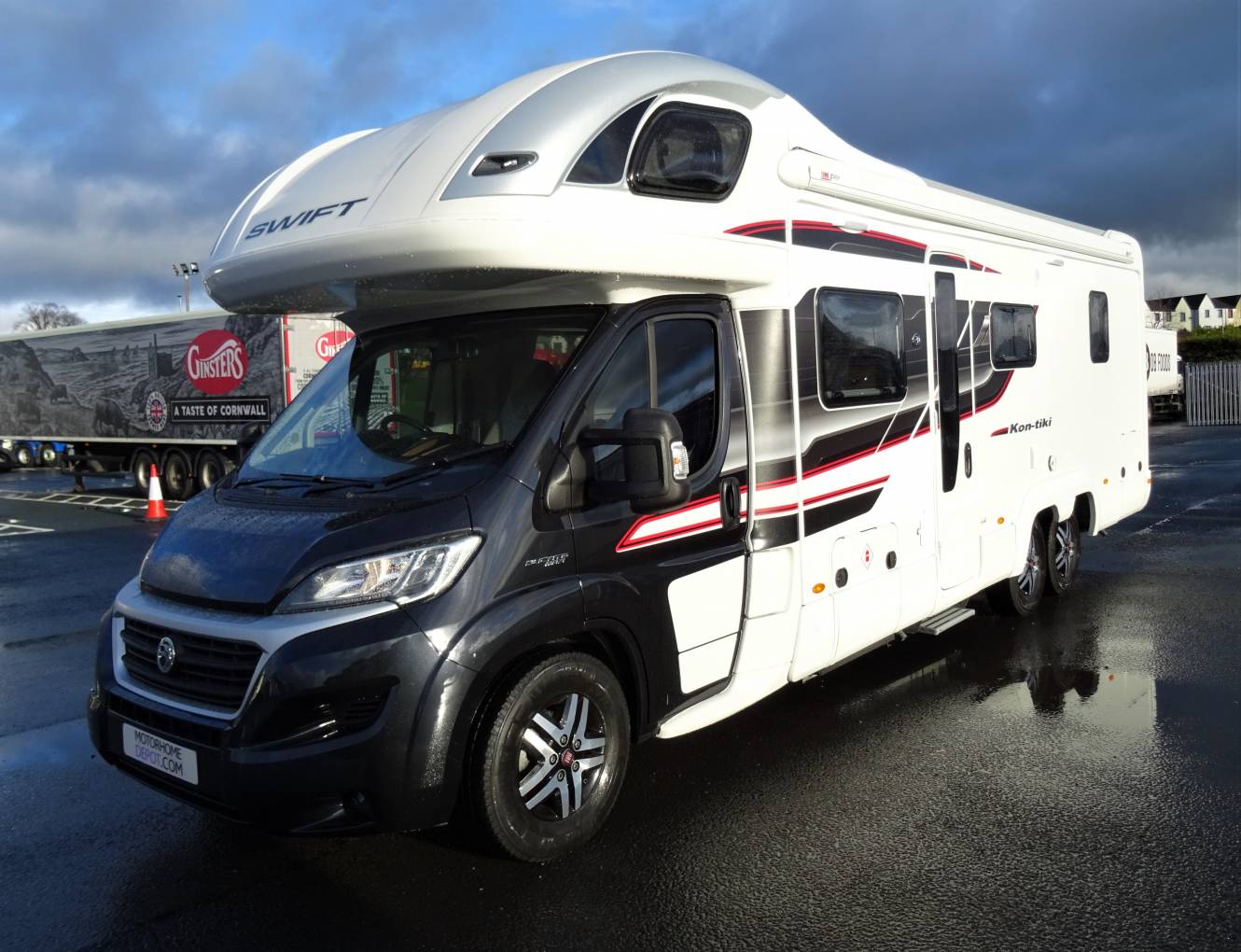 Swift Kon -Tiki 669 Black Edition - 2017 - 6 Berth - Rear Island Bed ...