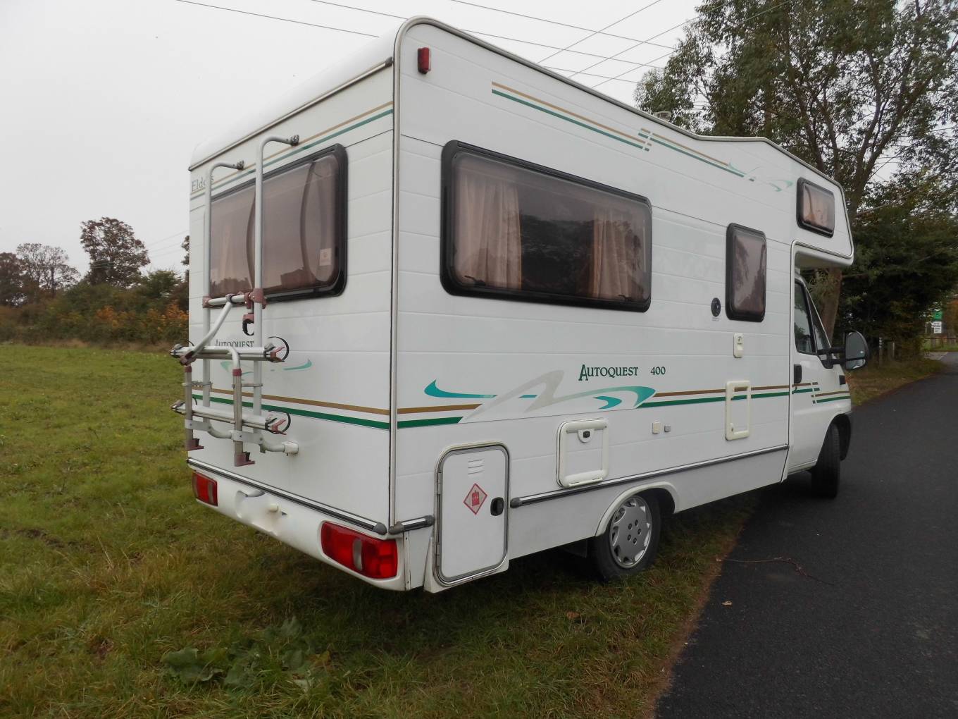 Elddis Autoquest 400 Rear lounge, Over-cab bed, Side kitchen, Bike rack